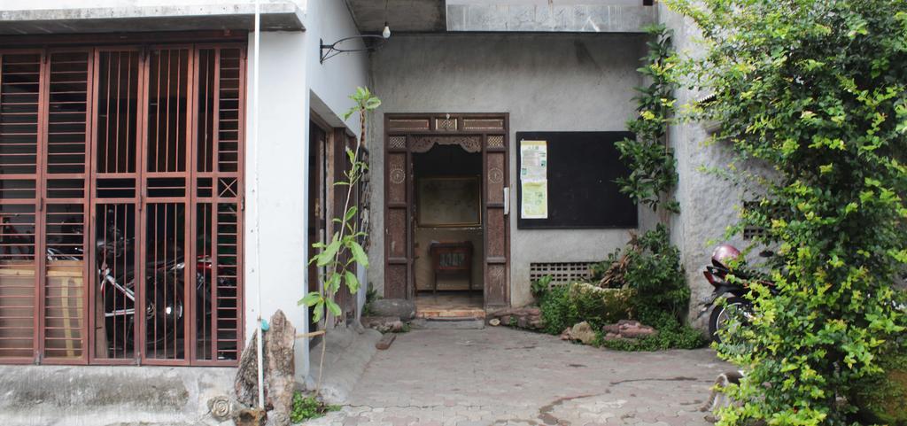 Posnya Seni Godod Art Gallery & Homestay Yogyakarta Eksteriør billede